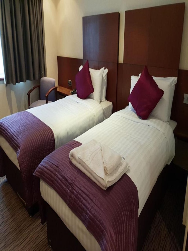 Standard Twin Room - Photo 3