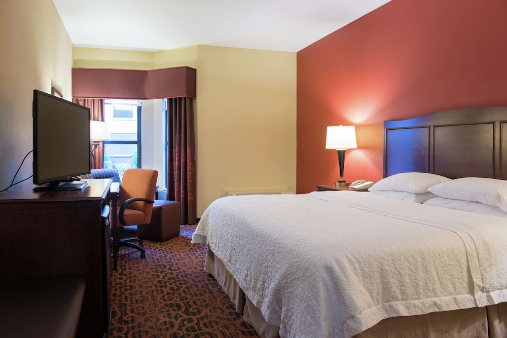 One King Bed, Non-Smoking, Accessible