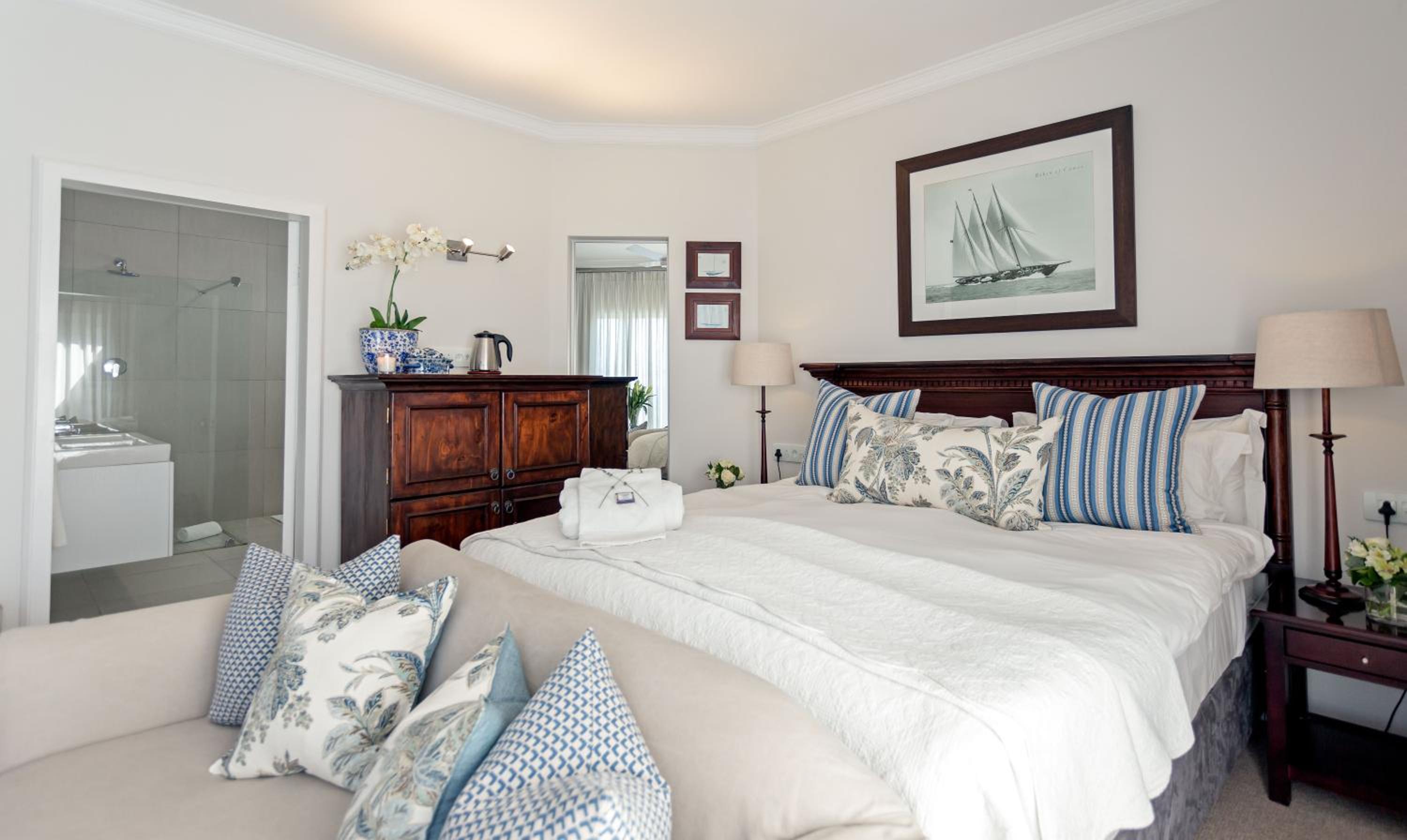 King Suite with Balcony and Sea View - Captain's Room