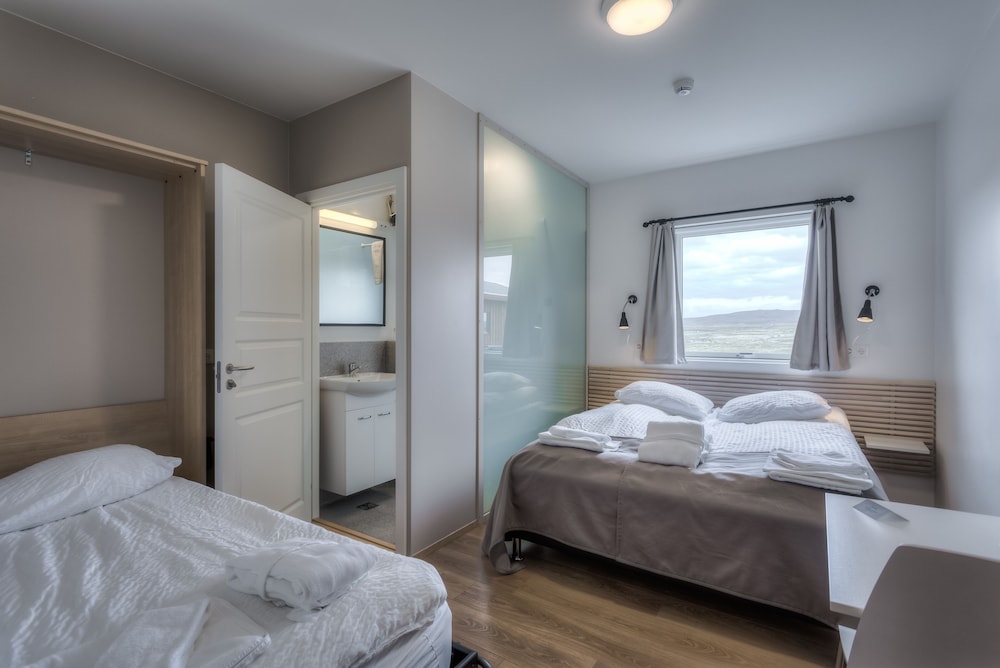 Standard Triple Room, Accessible, Private Bathroom photo 1