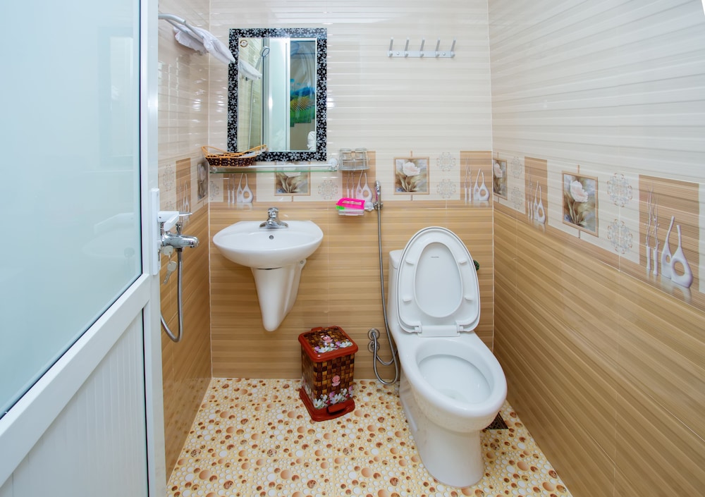 Design Single Room, 1 Queen Bed, Refrigerator photo 2