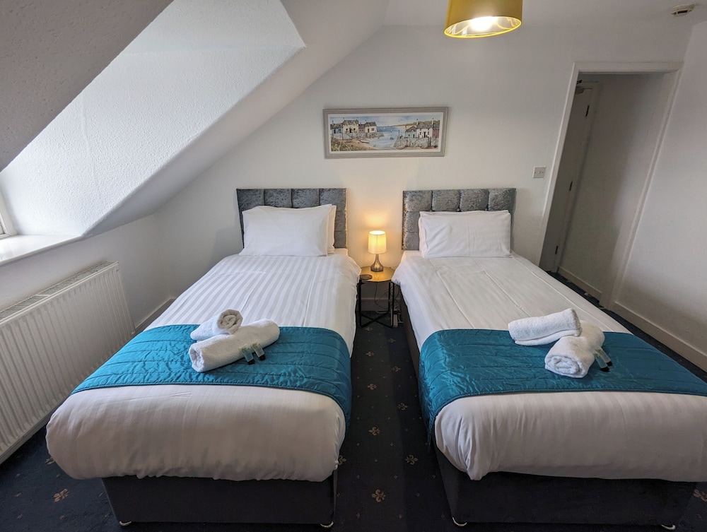 Attic Twin Room photo 3