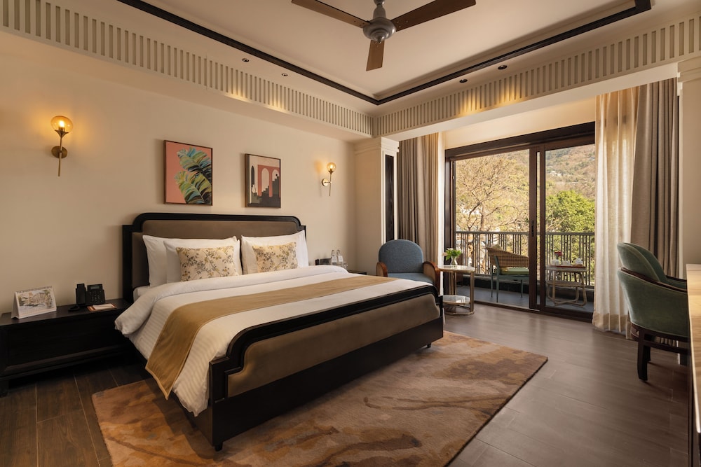 Premium Room, 1 King Bed, Balcony, City View