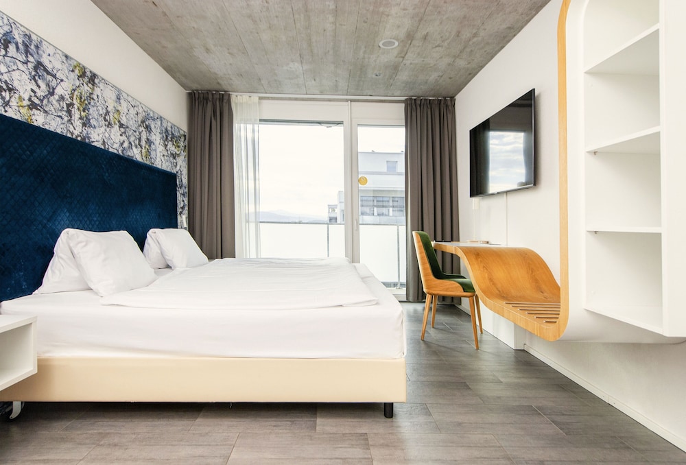 Business Room, Balcony