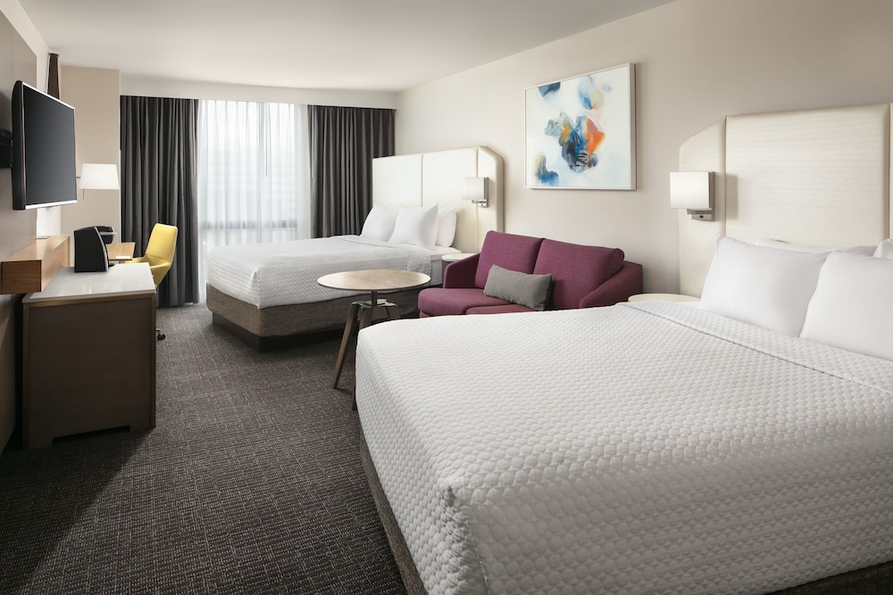 Standard Room, 2 Queen Beds (WorkLife) photo 3