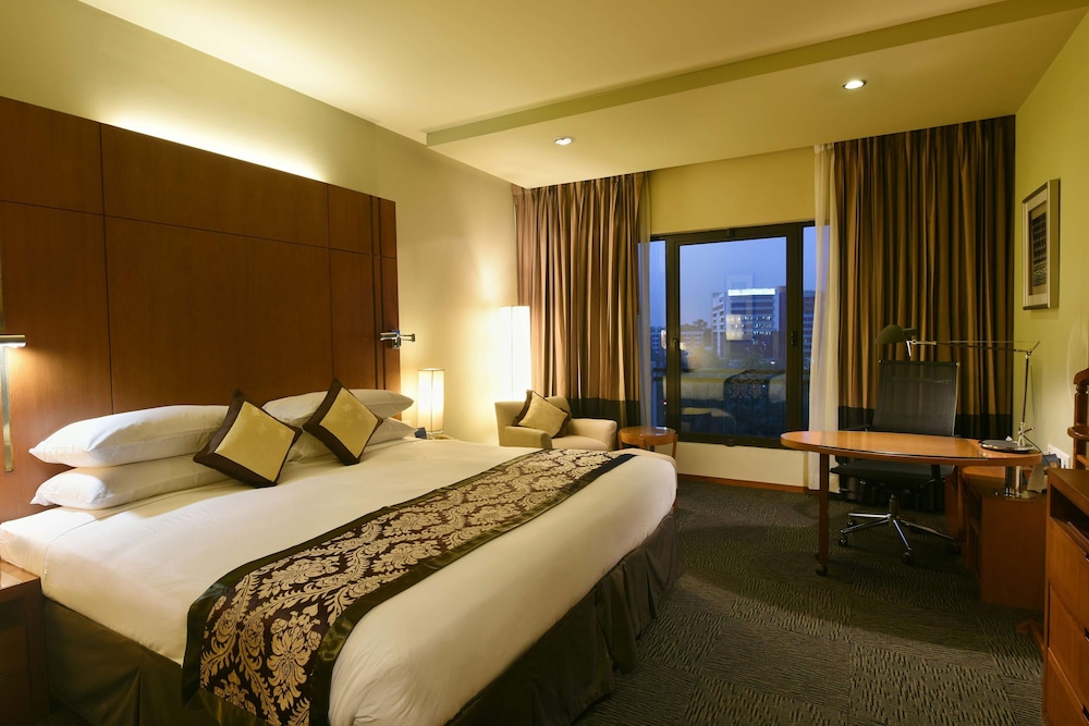 Room (Business Class, Lounge Access)