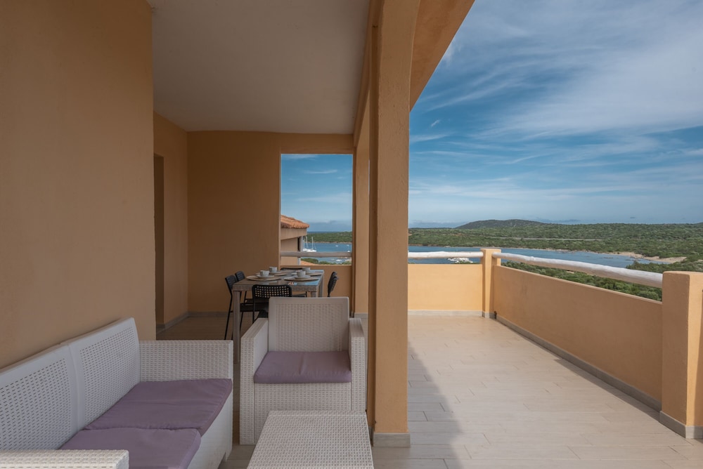 Apartment, 2 Bedrooms, Sea View photo 2