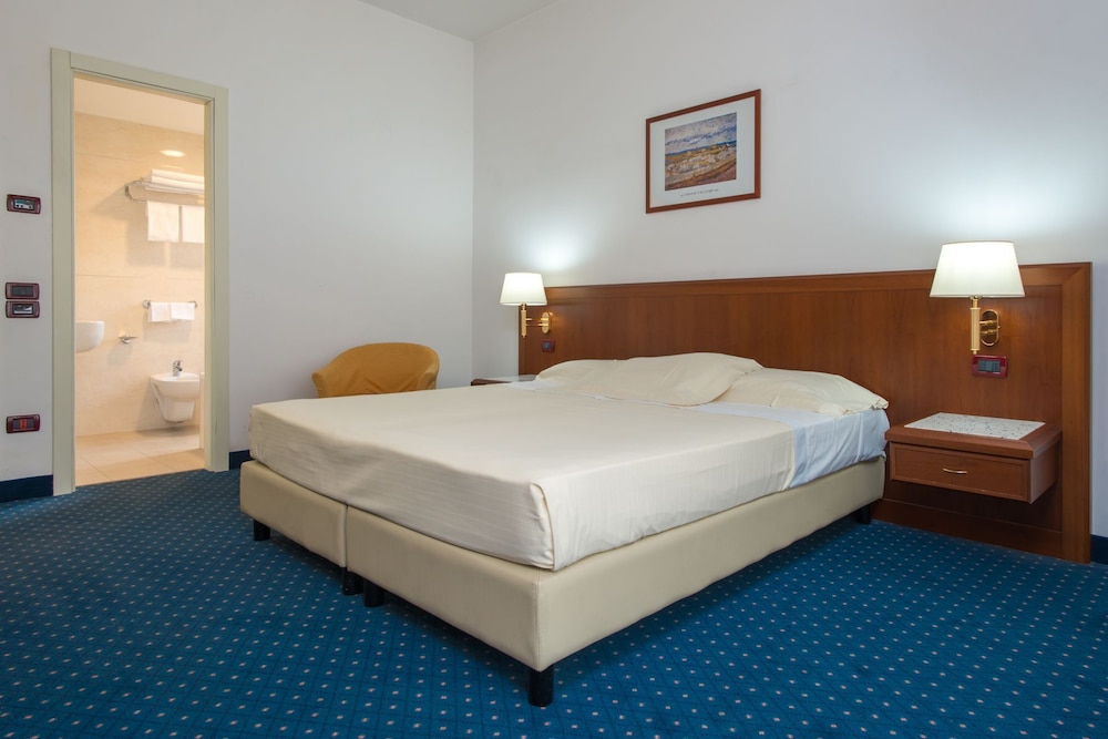 Double or Twin Room photo 2