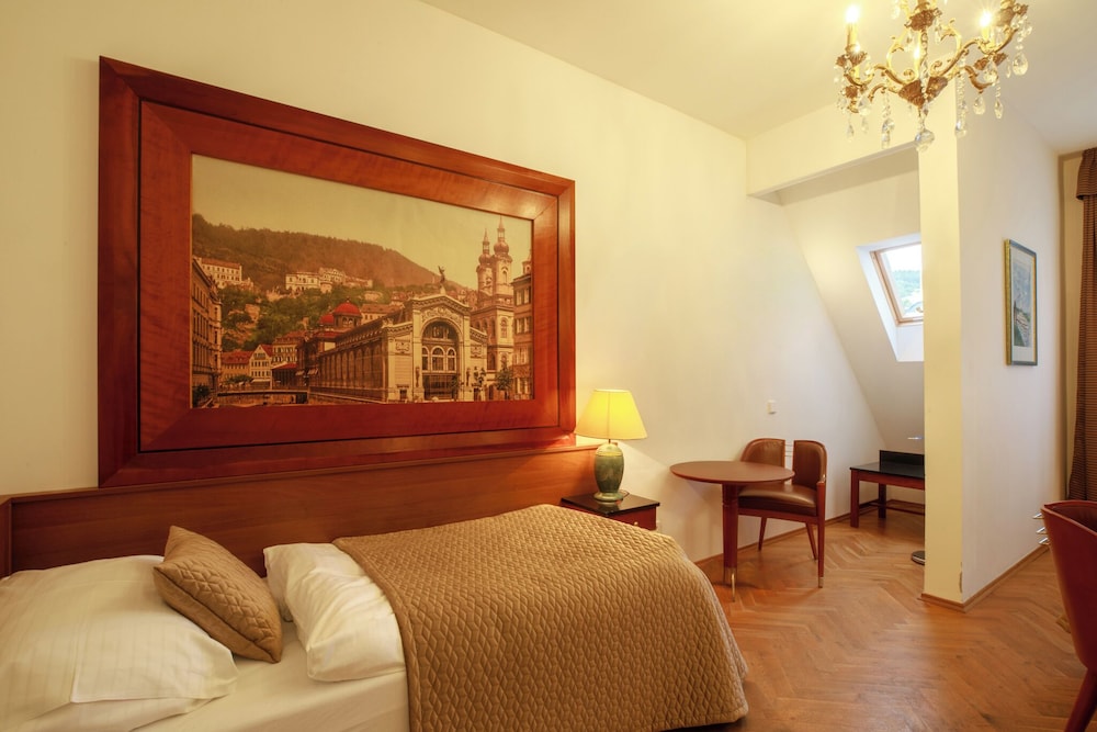 Premium Quadruple Room, City View photo 2