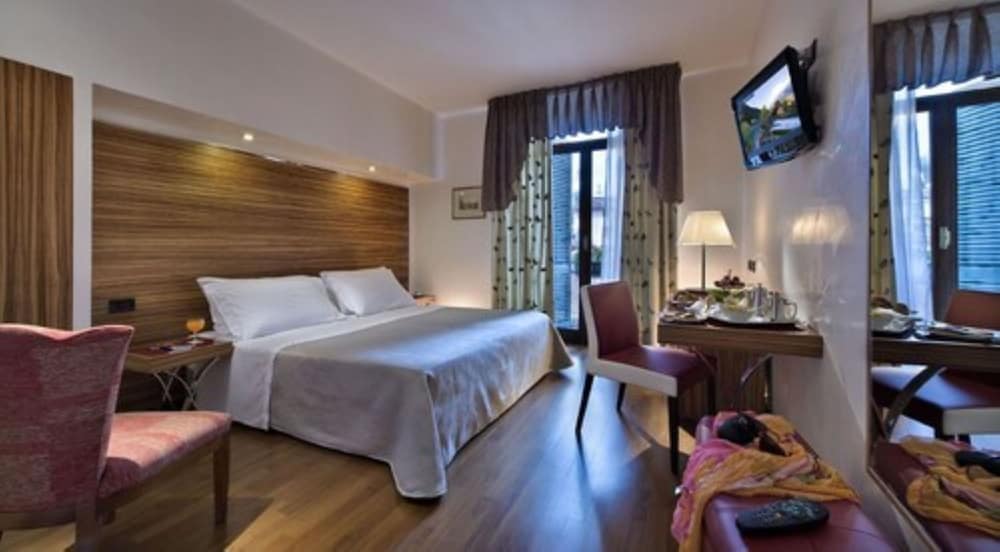 Superior Room, 1 Queen Bed - Photo 4