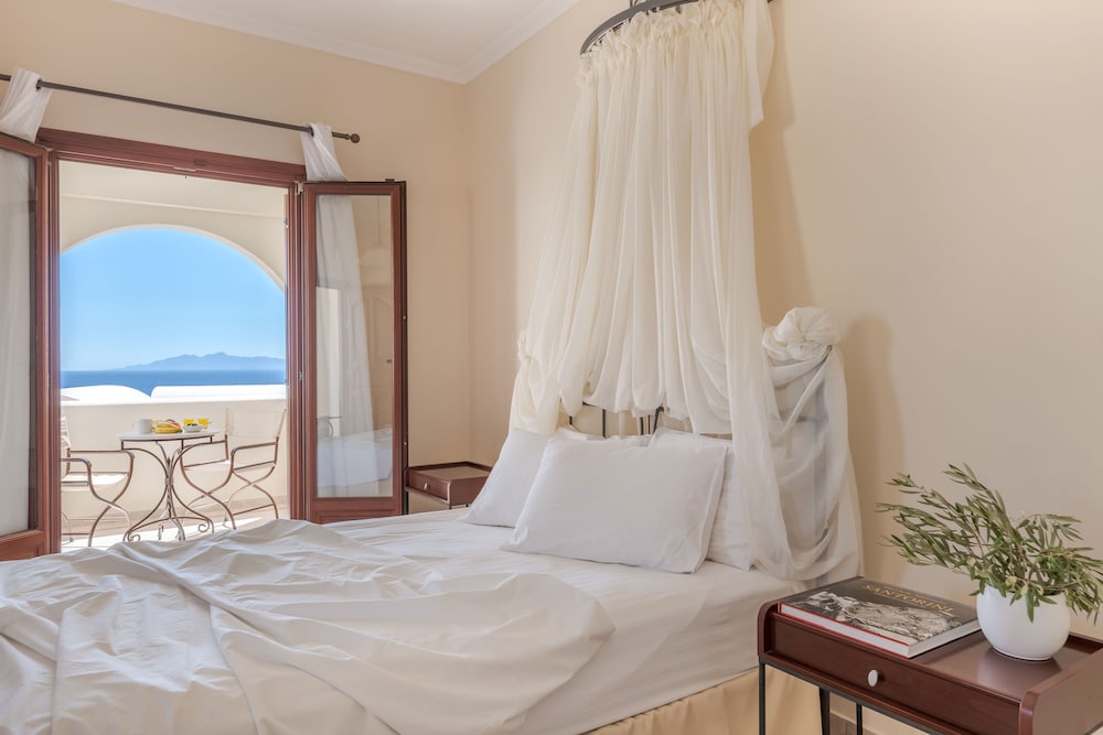 Superior Room, Sea View - Photo 9