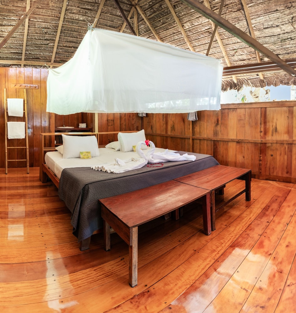 Deluxe Cabin, 1 Bedroom, River View, Beachfront photo 1