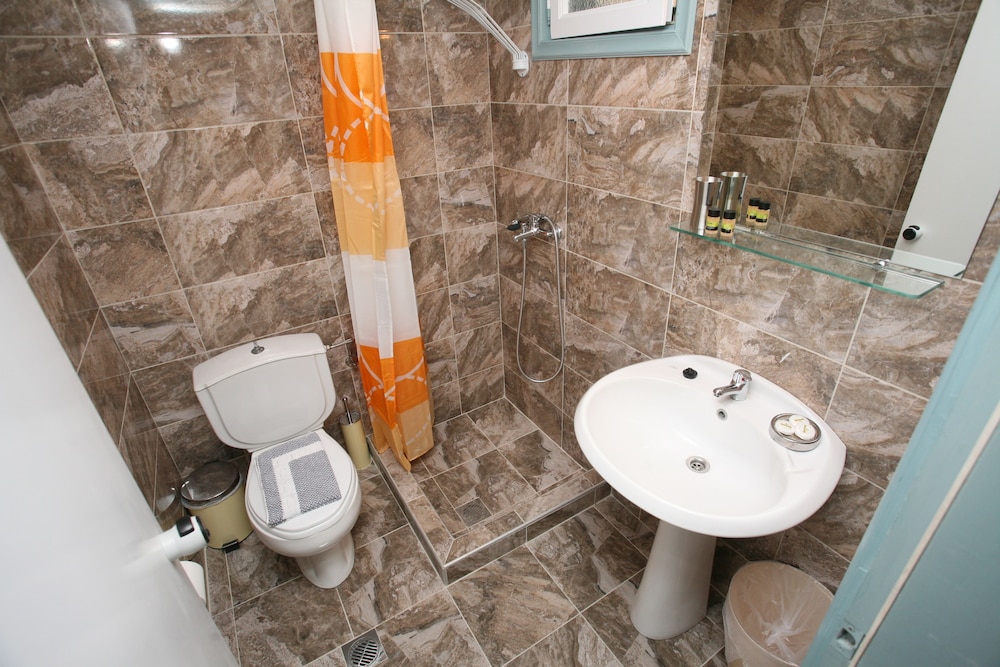 Triple Room (extra bed 4 persons) photo 3