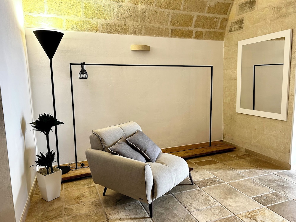 Deluxe Suite, 1 King Bed with Sofa bed, Non Smoking