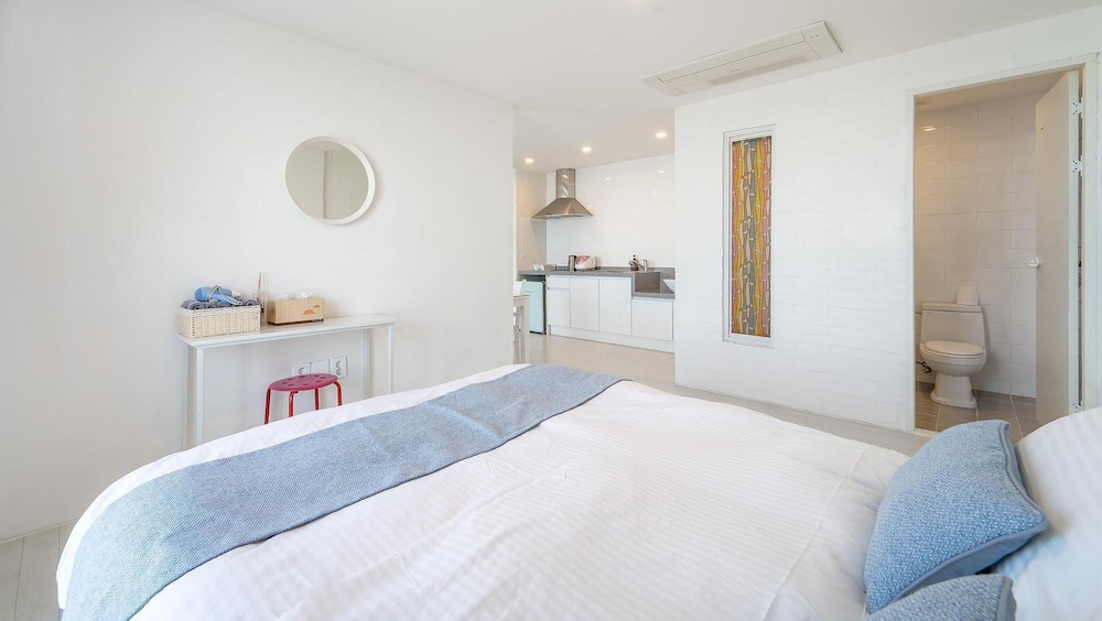Basic Room, 1 Bedroom (401(Ocean view)) - Photo 8