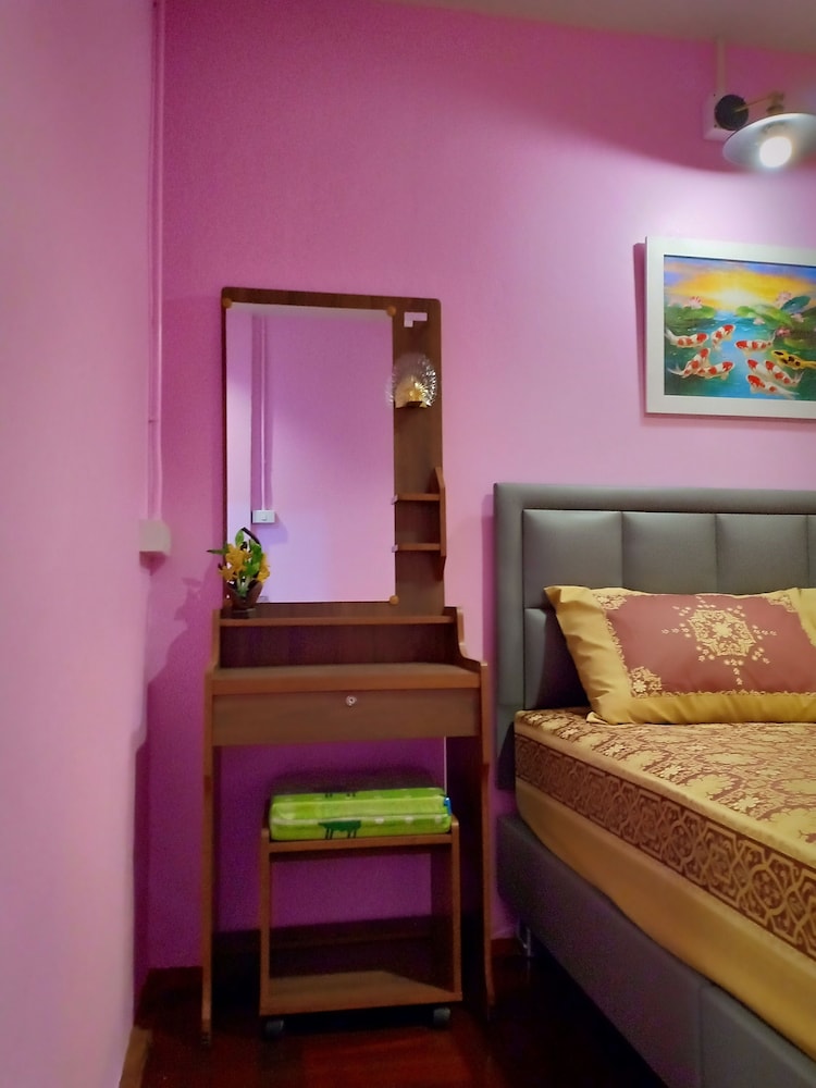 Standard Room (Purple) photo 3