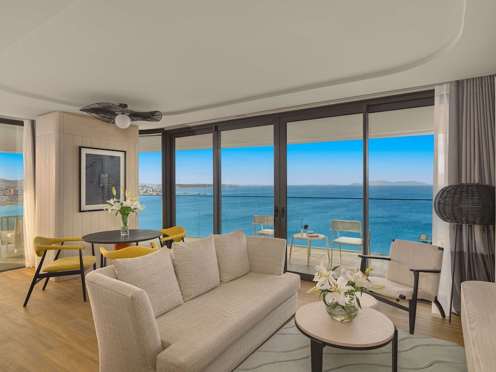 Suite, Sea View, Corner - Photo 1