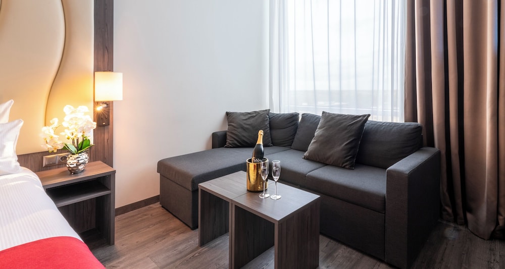 Family Room - Photo 6