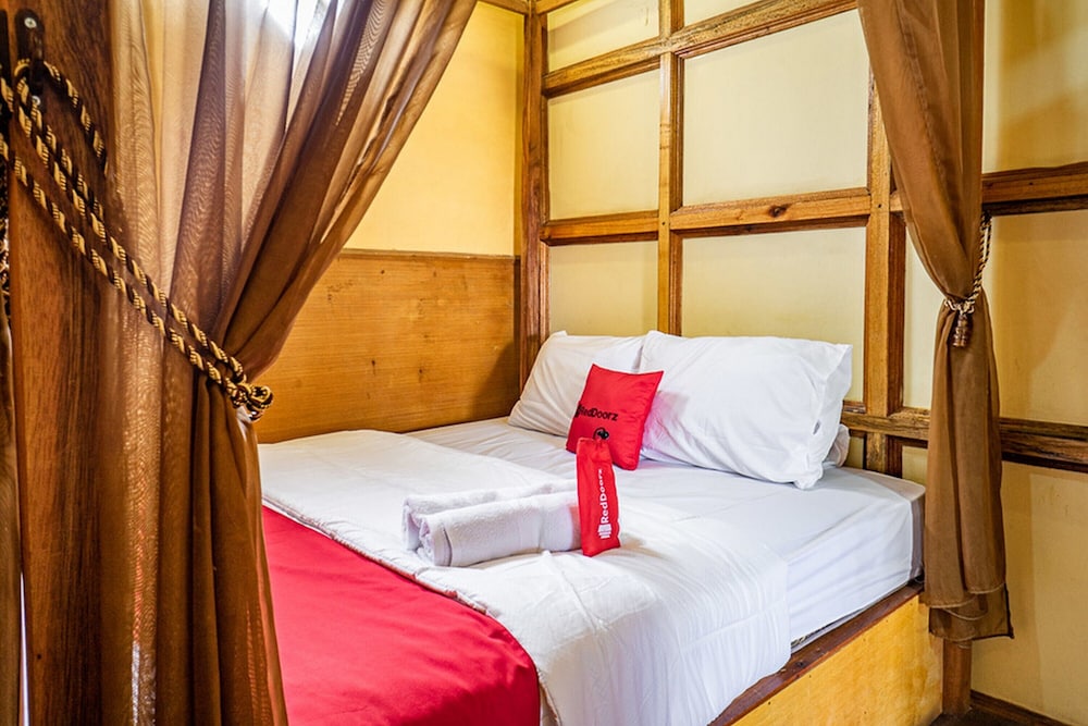 Executive Double Room (RedDoorz) - Photo 1