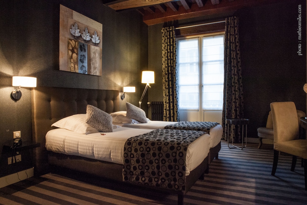 Executive Room - Photo 17