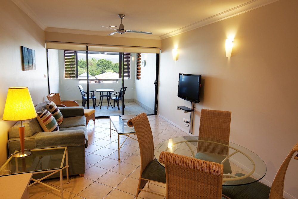 One Bedroom Suite - Photo 7
