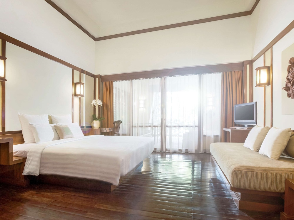 Superior Room, 1 King Bed, Balcony - Photo 8