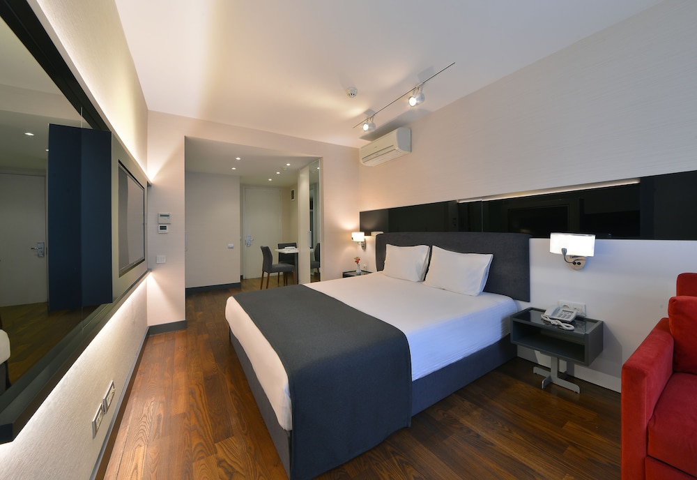 Deluxe Suite photo 1
