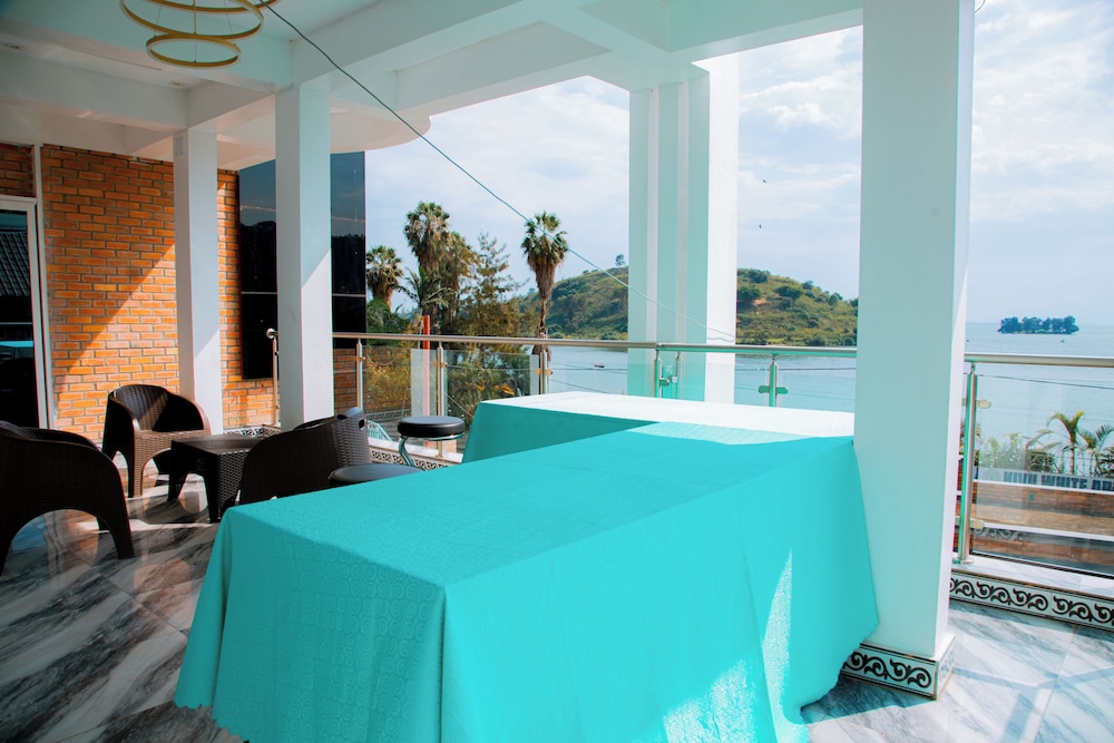 Deluxe Twin Room, Lake View