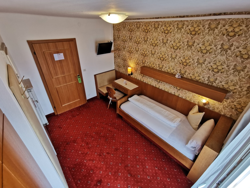 Panoramic Single Room, 1 Twin Bed, Balcony, Valley View photo 2
