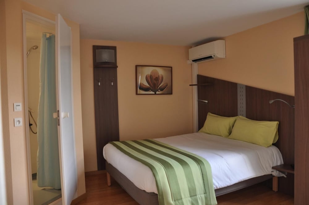 Basic Triple Room photo 3