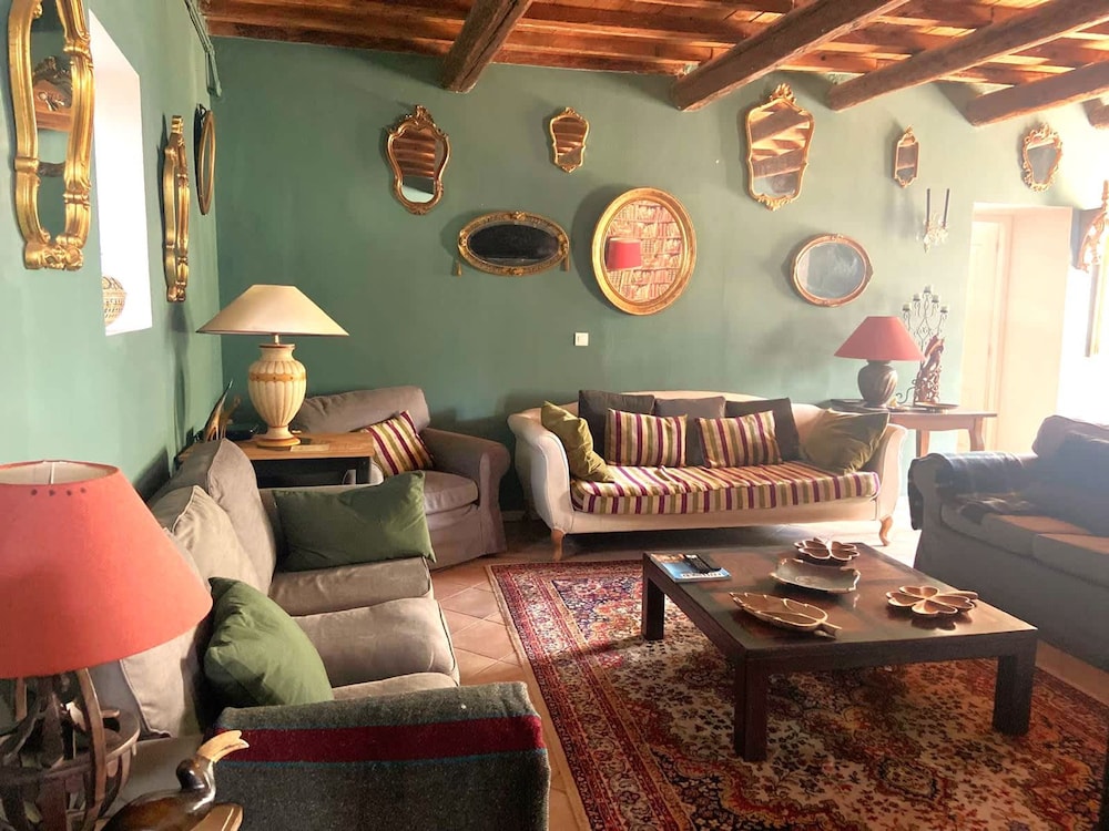 Villa photo 2