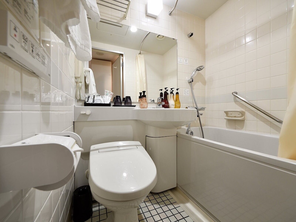Twin Room, Non Smoking - Photo 6