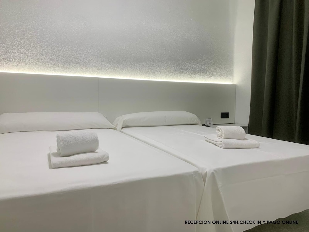 Double or Twin Room photo 2
