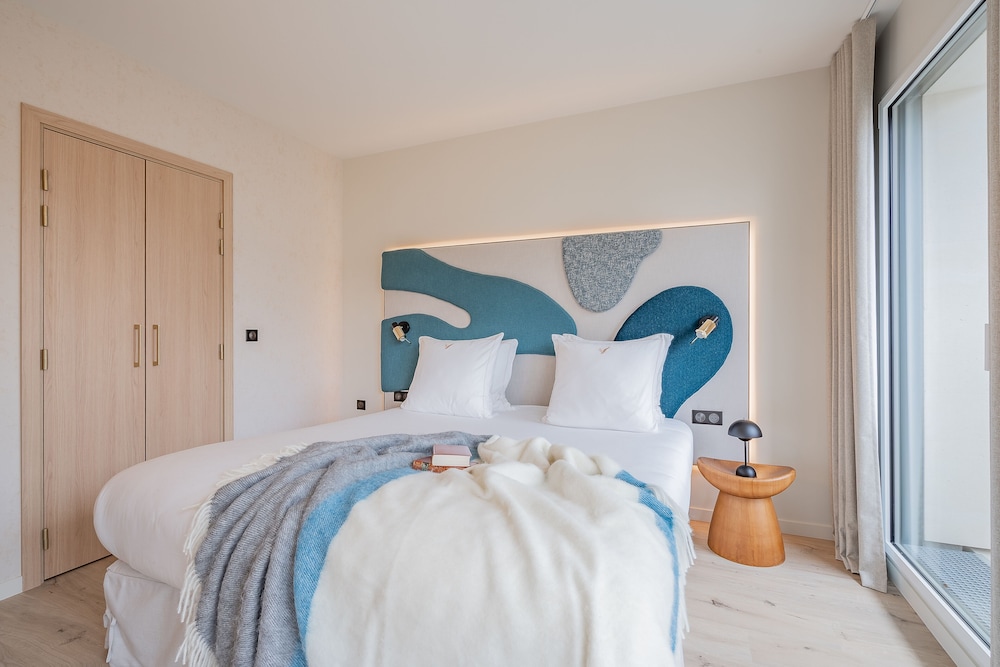 1 Bedroom Apartment Premium with balcony - 35m2 photo 1