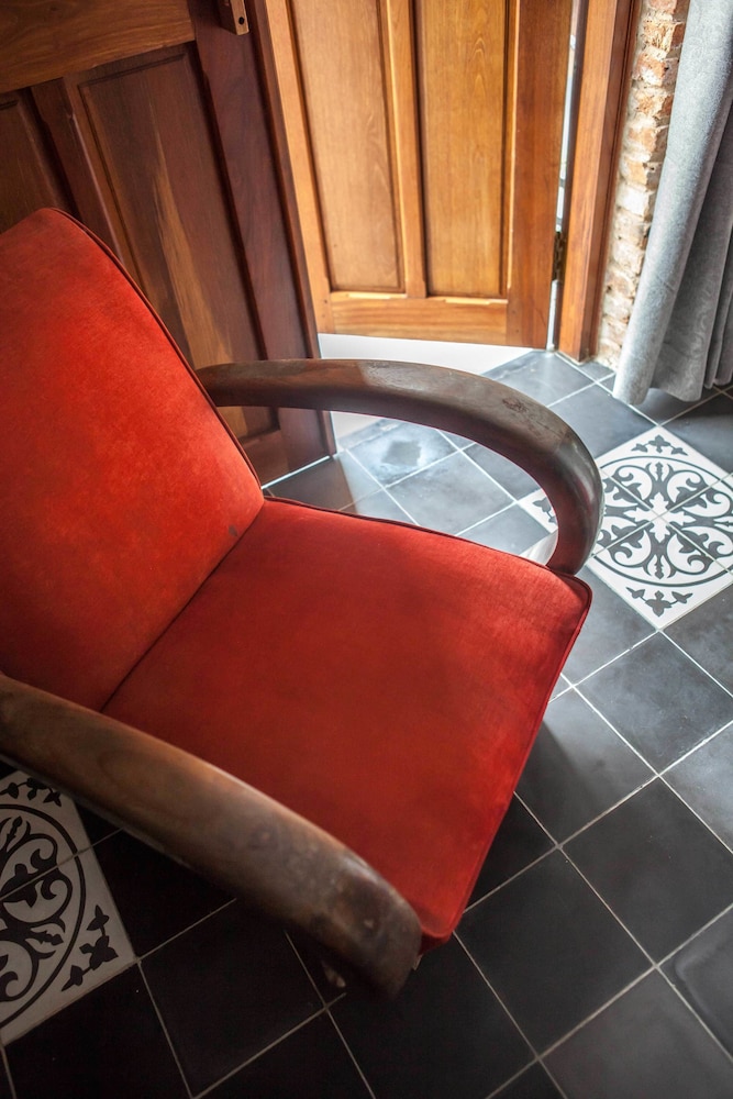 Deluxe Double Room, 1 King Bed, Pool View