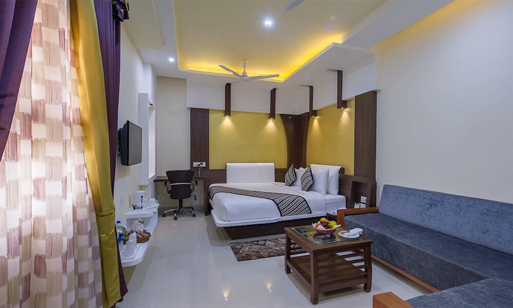 Standard Room, 1 King Bed photo 1