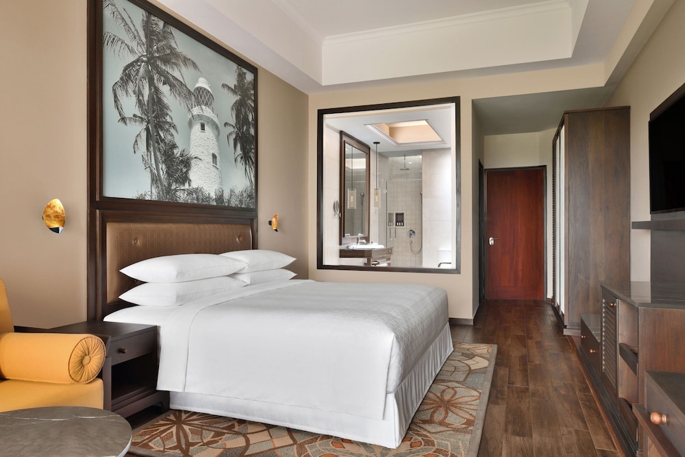 Room, 1 King Bed - Photo 8