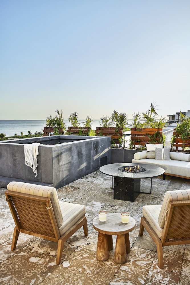 Ocean Studio with Sky Deck and Plunge Pool