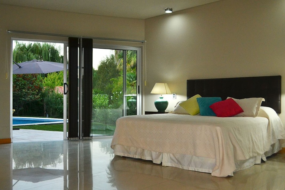 Deluxe House, 3 Bedrooms photo 1
