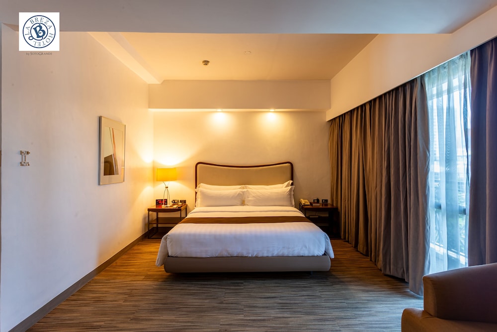 Suite, 1 Bedroom - Photo 2