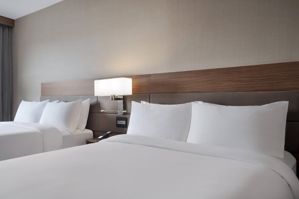 Room, 2 Queen Beds (Hearing Accessible) photo 1