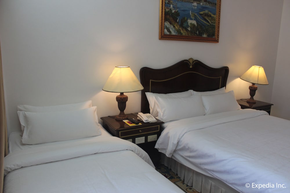 Deluxe Room - Photo 10