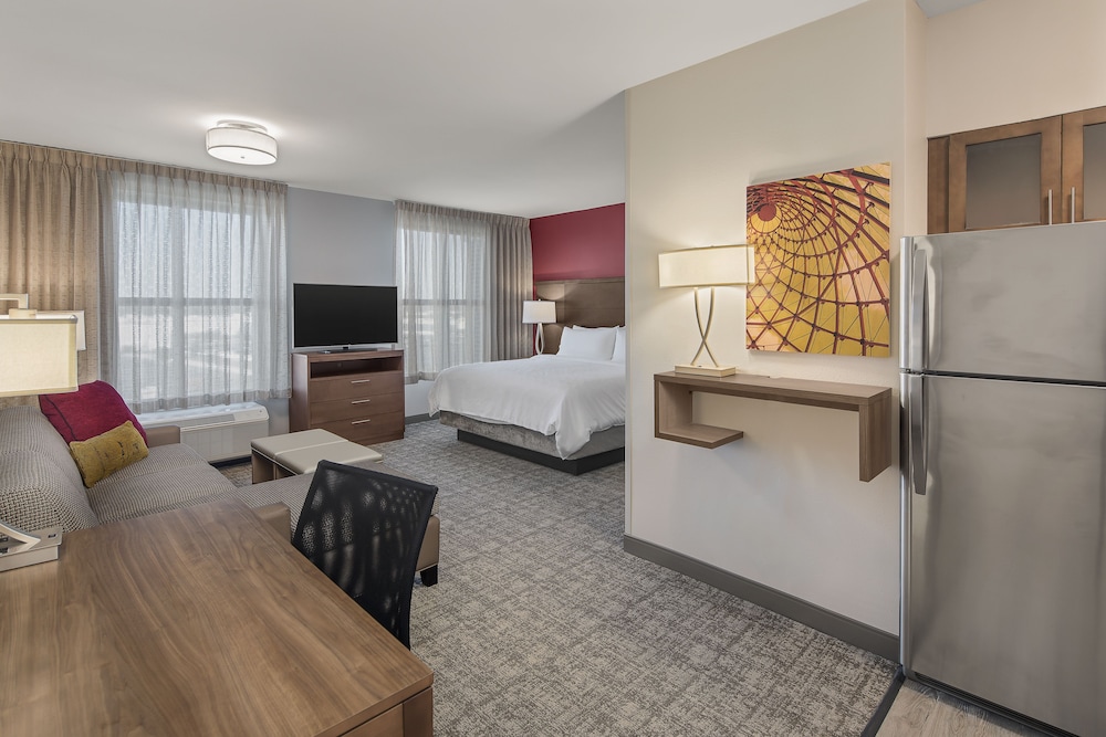 Studio Suite, 1 King Bed, Kitchen - Photo 1
