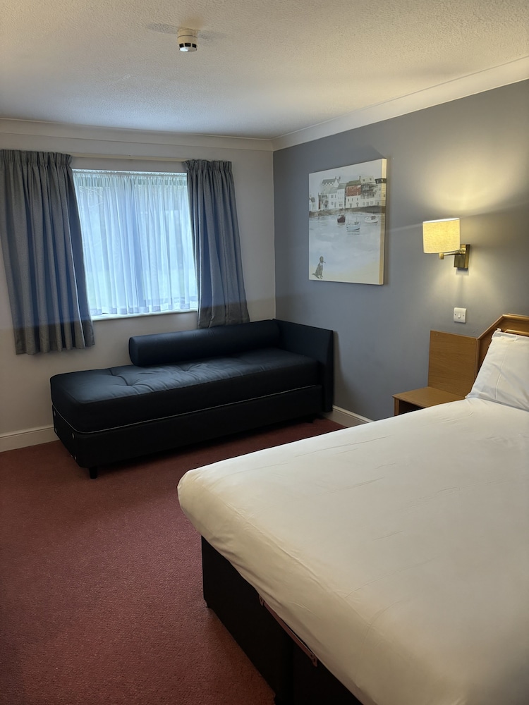 Room, 1 Double Bed with Sofa bed, Non Smoking - Photo 3