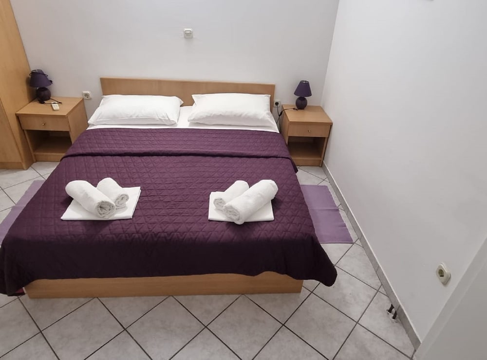 Apartment (Apartment 10)