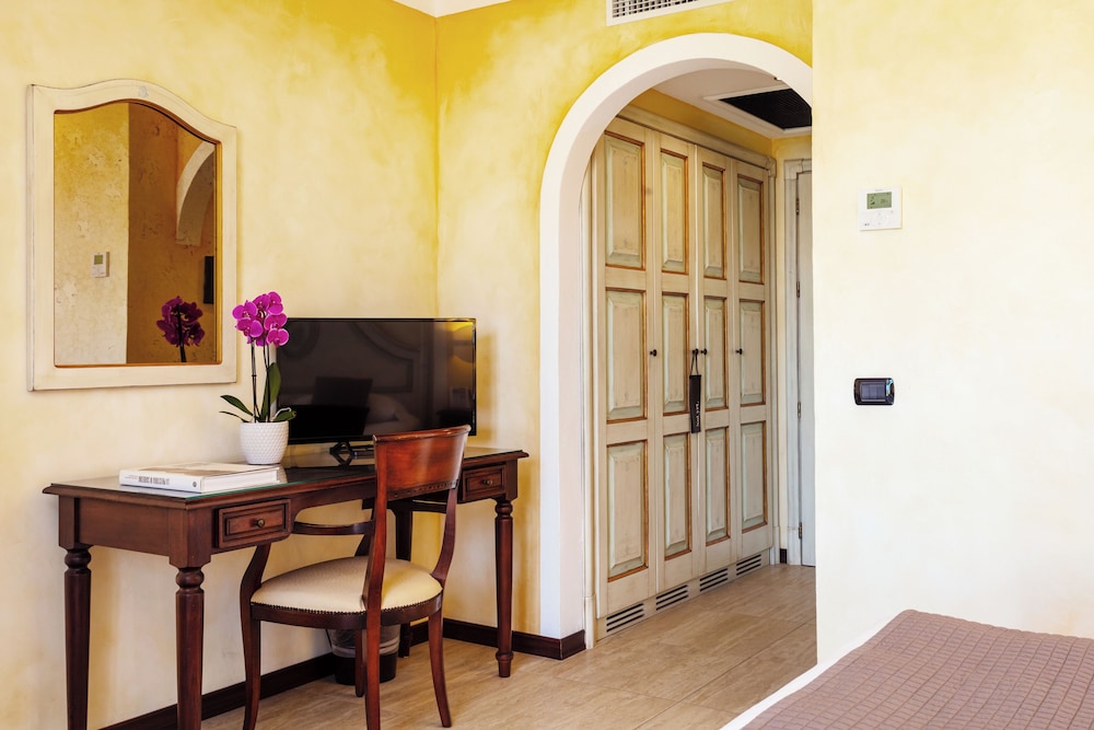 Classic Double or Twin Room - Photo 2