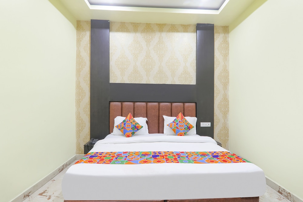 Deluxe Room - Photo 2
