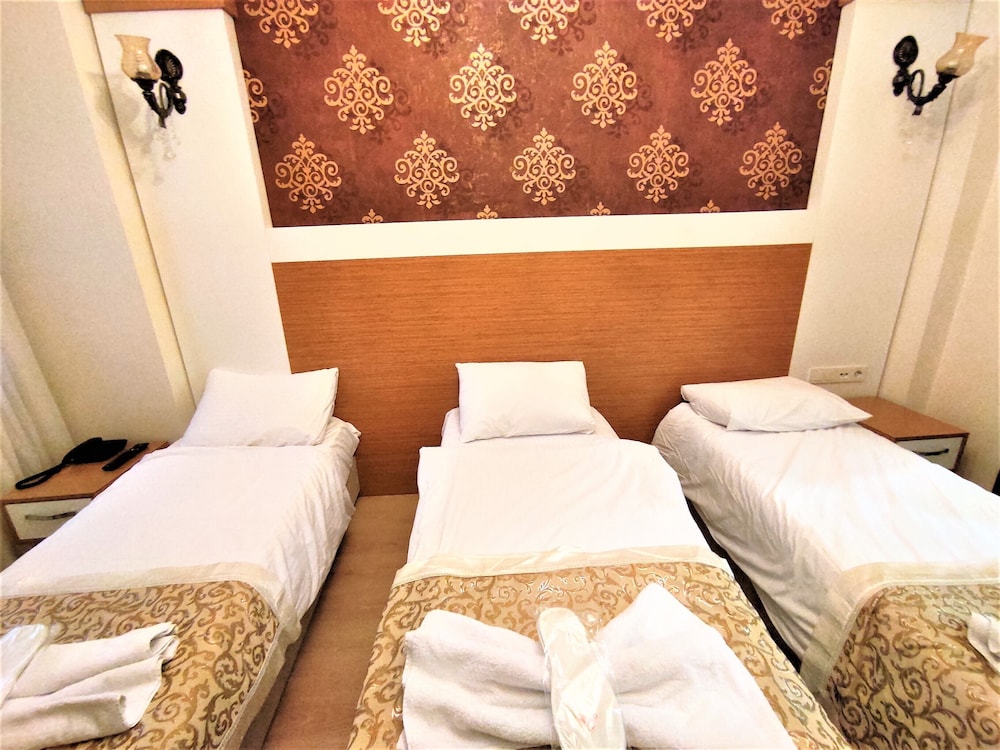 Standard Triple Room photo 2