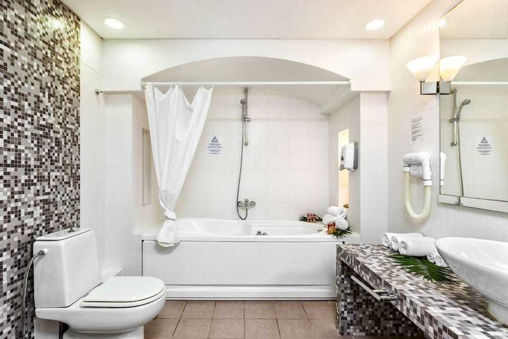 Deluxe Suite, Sea View photo 2