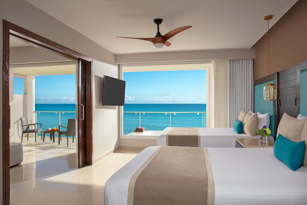Preferred Club Suite Ocean Front Double